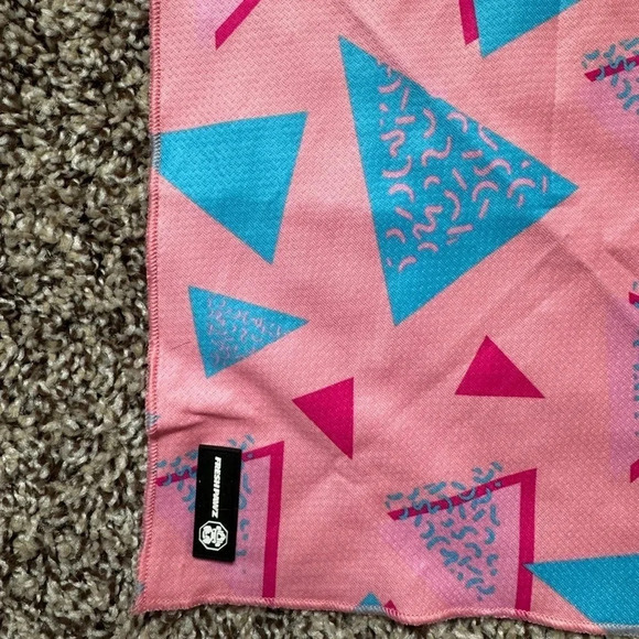 Freshpawz retro pink and blue cooling dog bandana - Picture 2 of 3